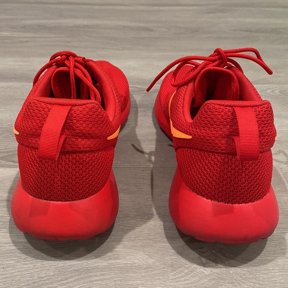 Mens Custom Red Nike Roshe Run in Size US 10.5 - Picture 5 of 6